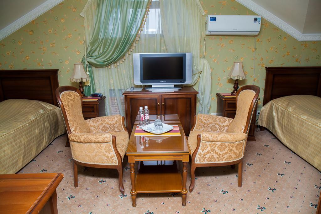 Hotel Lux Angliter Vologda Esterno foto